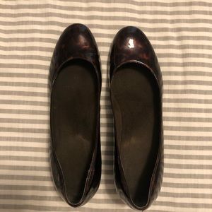 Women's Size 8 Stuart Weiztman Tortoise Shell Wedges